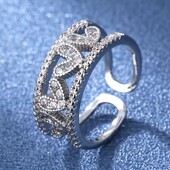 Скидка к НГ ,Рождеству!Стильное серебряное изящное кольцо с цирконами.Серебро 925 пр.