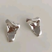 Сережки цвяшки м'ятий метал