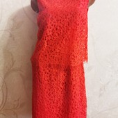 Красное алое ажурное кружевное платье TU с пельериной