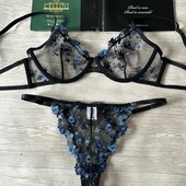 Красивый чёрный прозрачный комплект