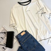 Стильна футболка з надписом