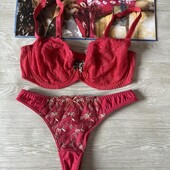 Мягкий кружевной бюстгальтер 80с и трусы