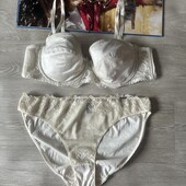 Красивый бюстгальтер 85b и трусы