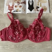 Дуже красивий мереживний бюстгальтер 85д