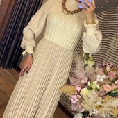 Теплое вязаное нарядное платье