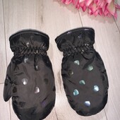 Рукавички на 3-4роки.У новому стані.
