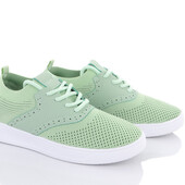 Кросівки жіночі