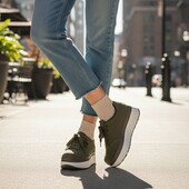 Хіт стильні зручні кросівки з екозамші