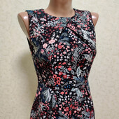 Гарна сукня із щільної тканини