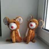 *Мягкие игрушки мишки-близняшки. Высота 23см.