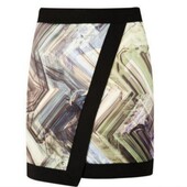 Брендова спідниця