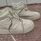 жіночі гарні теплі чоботи розмір 40 по стелькі 23 см 