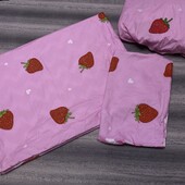 Яркий комплект : пододеяльник 135х200 см.наволочка 50х75 см.и наматрасник