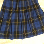 Симпатична спідниця зі складками