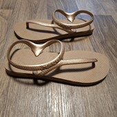 Фірмові зручні босоніжки!