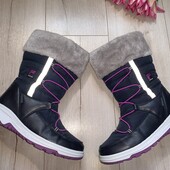 Відмінний стан.Чобітки 36розміру,устілка 23,5см..