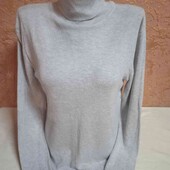 Фірмовий светрик-гольф,розмір М/L