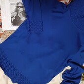 Яскраво синій светр з суміші вовни