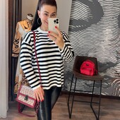 Женский свитер оверсайз в полоску