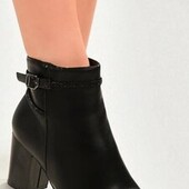 Жіночі ботильони, черевики