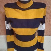 Фірмовий светрик-гольф,розмір M