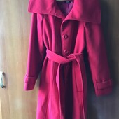 Гарне стильне пальто!Не малинове)))