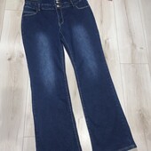 Нові з біркою.Джинси кльош розмір 2ХЛ.