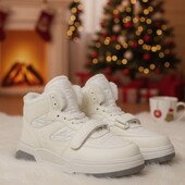 Стильні зручні кросівки з екошкіри на хутрі ,якість супер