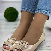 Женские бежевые балетки стильные