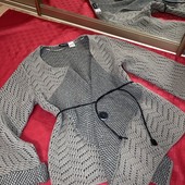 дуже гарна стильна тепла кофта