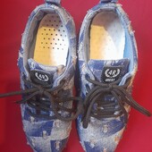 Джинсовые кроссовочки. В идеале.Они классные!!! На стопу 23 см.Описание,замеры.