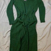 Кардиган,12 - 14 розмір.Гарного кольору,красива в'язка.довжина 140 см