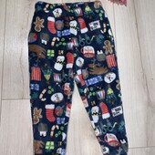 В ідеалі.Тепленькі плюшеві штанці на 3-4роки.