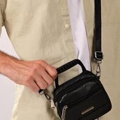 Чоловіча компактна барсетка з ременем та відділеннями на замку.