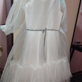 Шикарное пышное платье на 10-12 лет. Состояние нового.