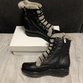 Шкіряні черевики. Нові.