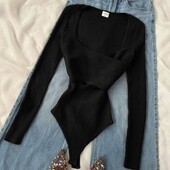 Якісний боді з довгим рукавом на кнопках знизу .