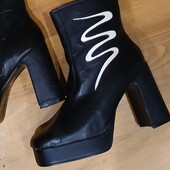 Зимние на меху р.7.5 Италия (есть ньюансы (витрина