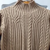 В дуже гарному стані, як новому теплий та м'який светр. Розмір Xl- XXL