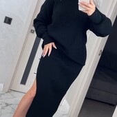 Женский вязаный костюм с юбкой миди разрез