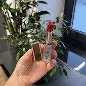 помада тестер у красивому відтінку , не користована