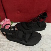 Teva,оригінал,із текстилю і натуральної шкіри,розмір 36