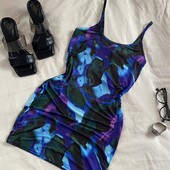 Приталена міні-сукня на бретелях