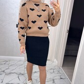 Женский вязаный костюм с юбкой