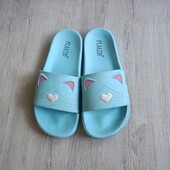 Розпродаж!Гарні,яскраві шльопанці на дівчинку р.35