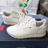 Кожаные кроссовки.р.р.38.стелька 23.5 см.в хорошем состоянии.Оригинал!