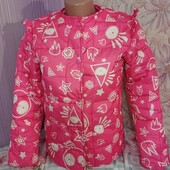 Куртка демісезонн для дівчинки.утепленна.стан нової