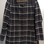 Демисезонное полушерстяное полупальто.