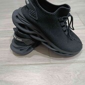 Текстильні кросівки