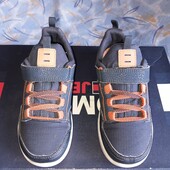 Кроссовки.р.р.32.стелька 20 см.в хорошем состоянии.Оригинал!